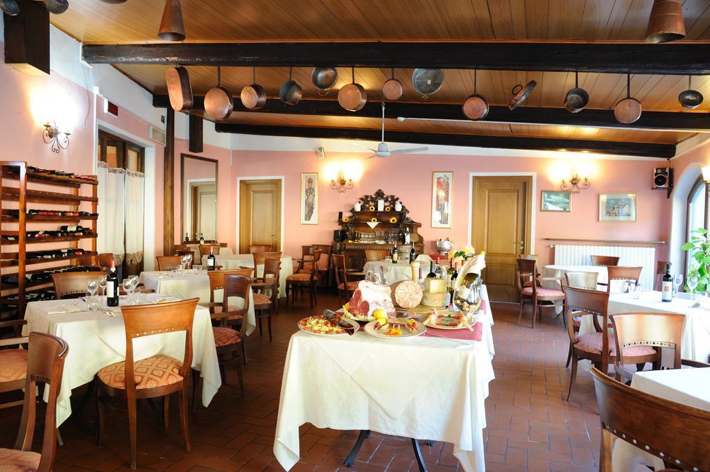 Hotel Ristorante Corona Lucca Eksteriør billede